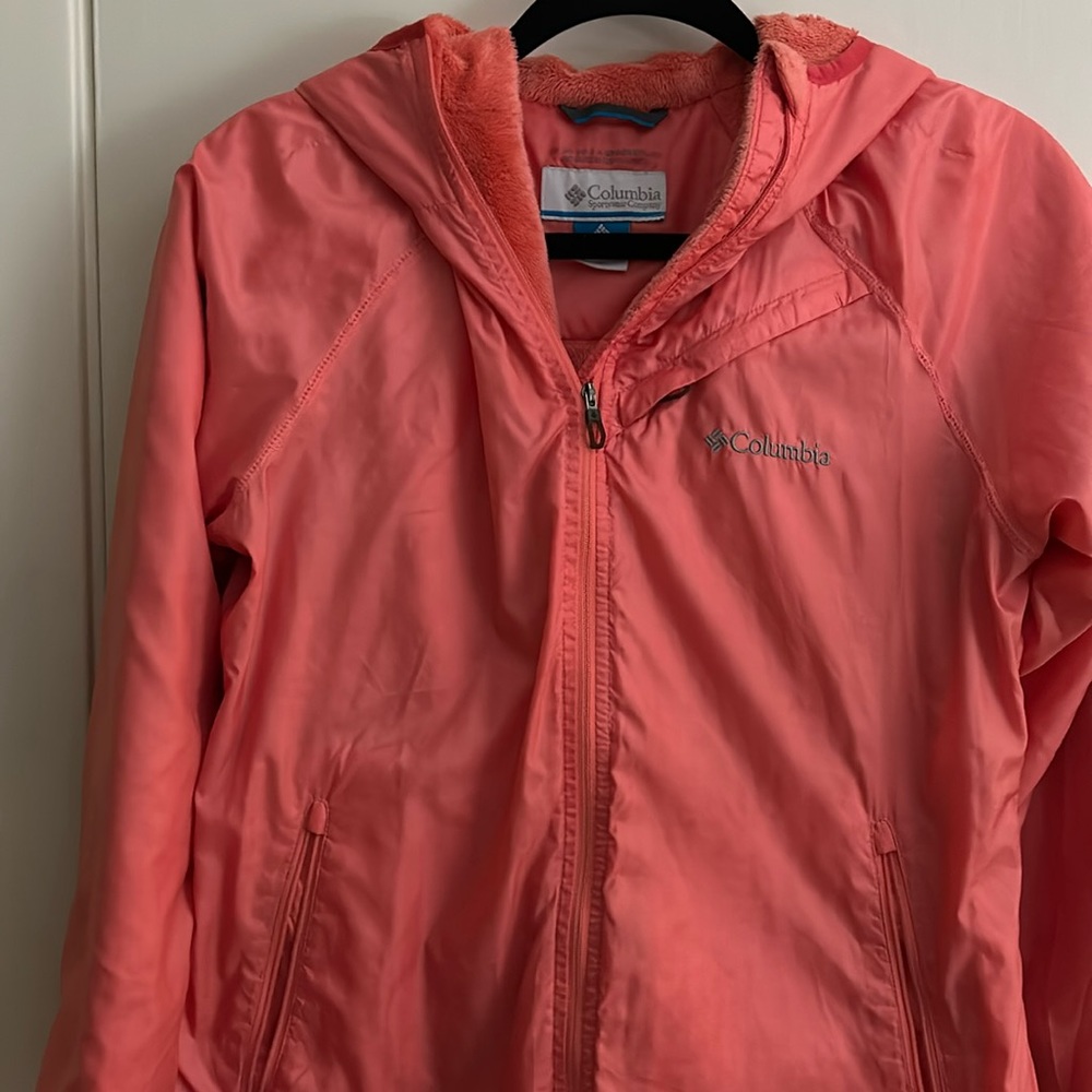 Columbia peaches colder jacket with hood and zip pockets
